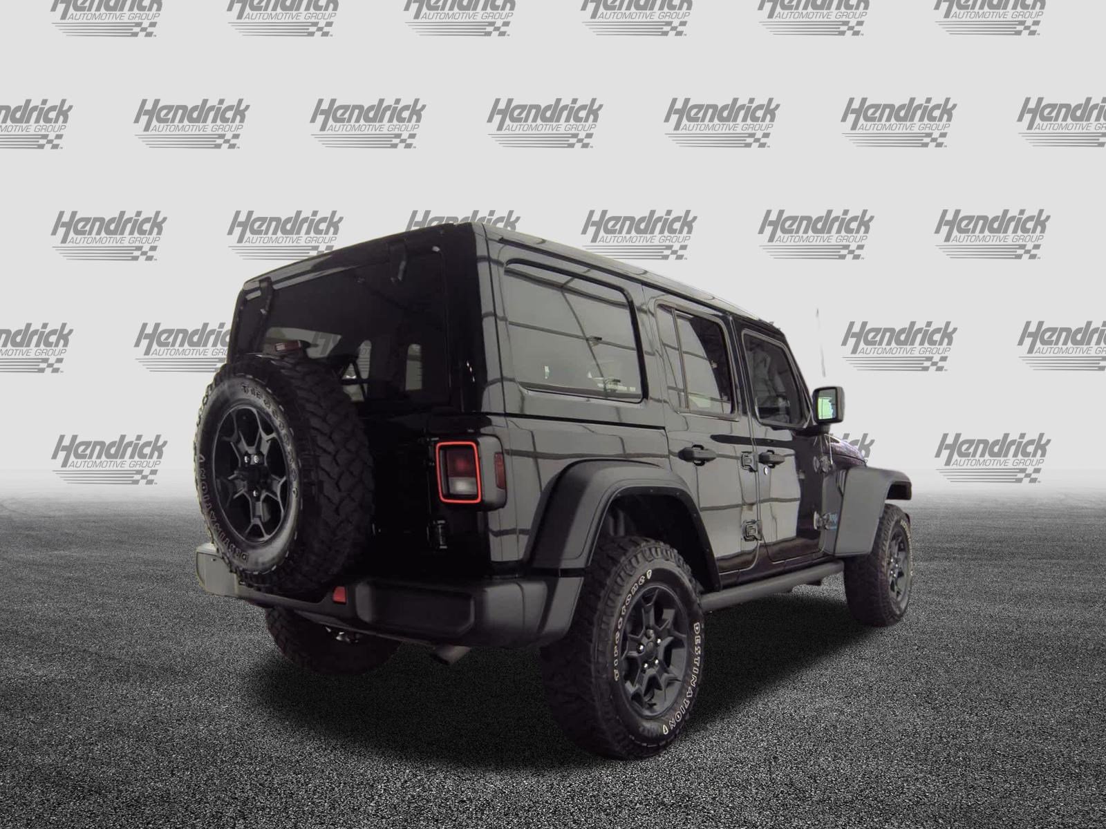 Used 2023 Jeep Wrangler Unlimited w/ Sun & Screen Package image 10