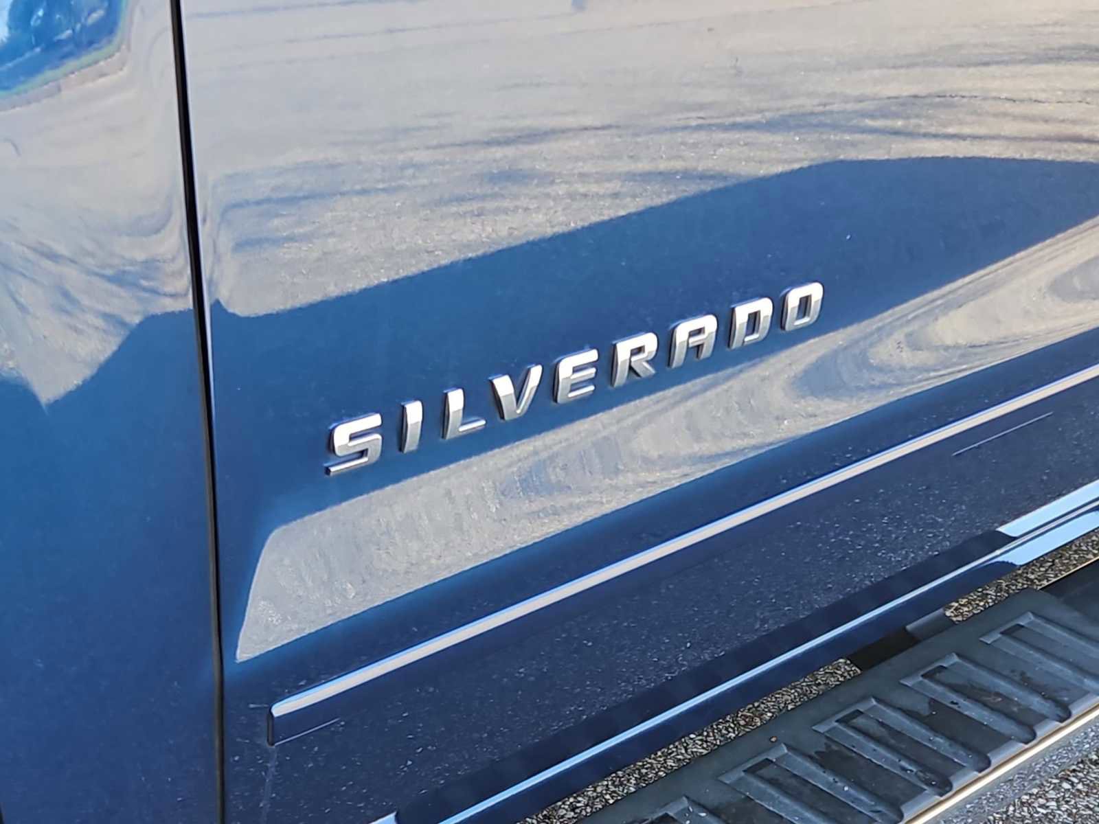Certified 2018 Chevrolet Silverado 1500 LT w/ All Star Edition image 13