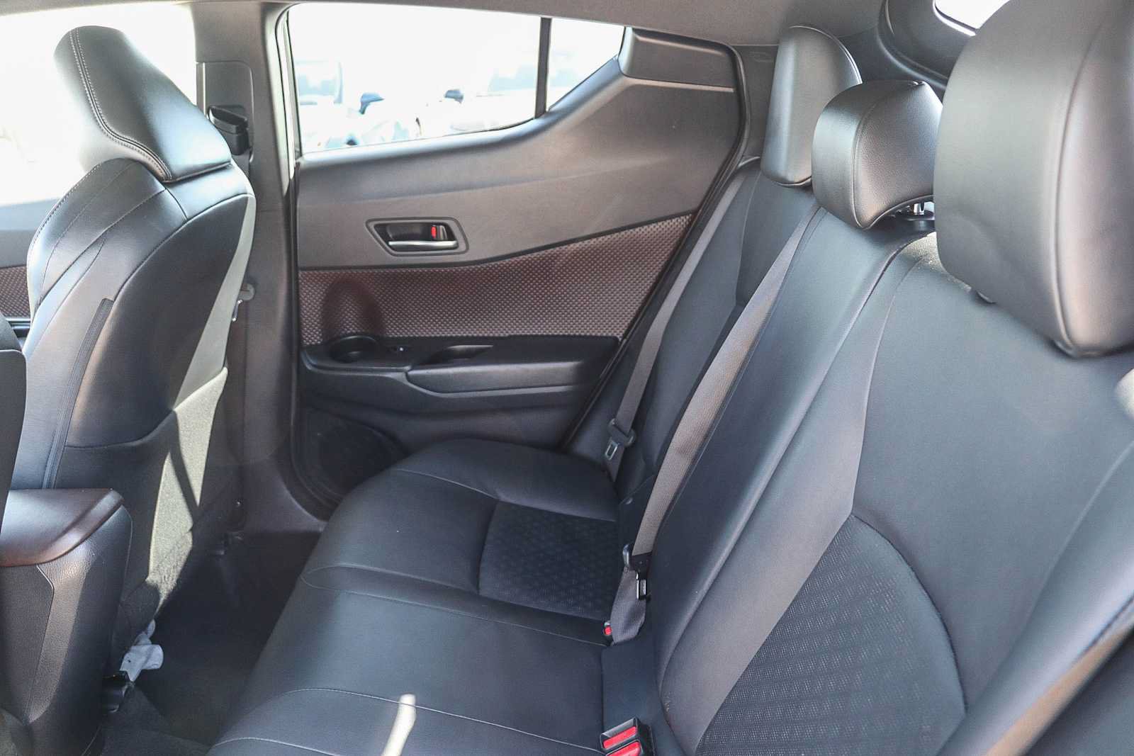 Used 2019 Toyota C-HR Limited FWD image 18