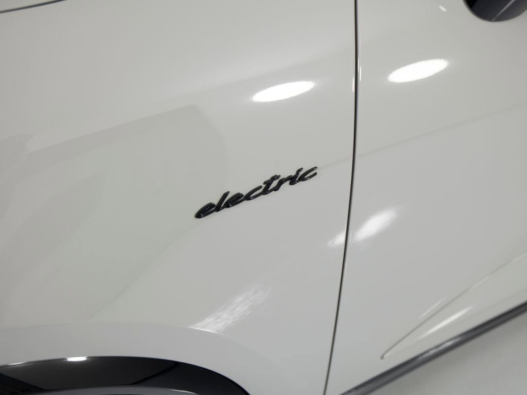 New 2026 Porsche Macan Turbo Electric AWD/4WD image 41