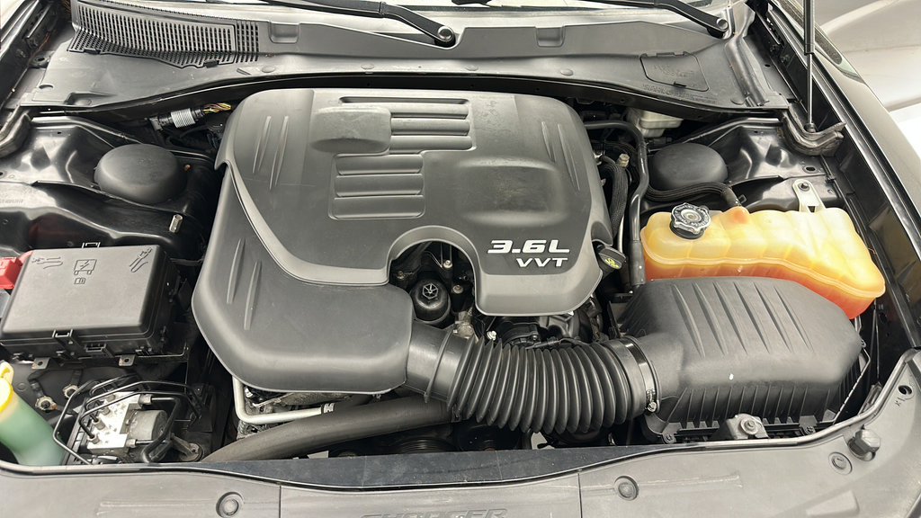 Used 2015 Dodge Charger SXT w/ AWD Plus Group image 26