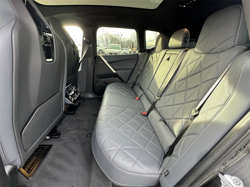 Used 2023 BMW iX xDrive50 w/ Premium Package image 21