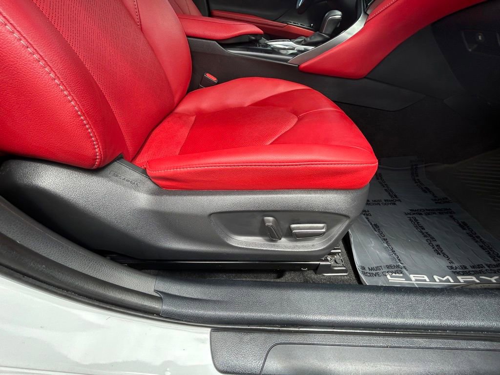 Used 2020 Toyota Camry XSE image 24