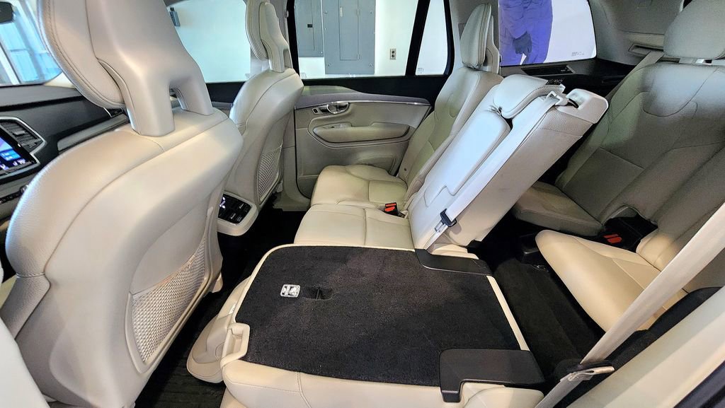 Used 2021 Volvo XC90 T5 Momentum w/ Climate Package AWD/4WD image 57