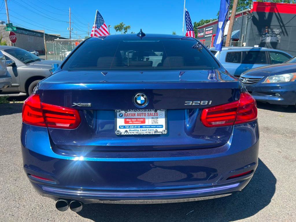 Used 2016 BMW 328i xDrive Sedan AWD/4WD image 8