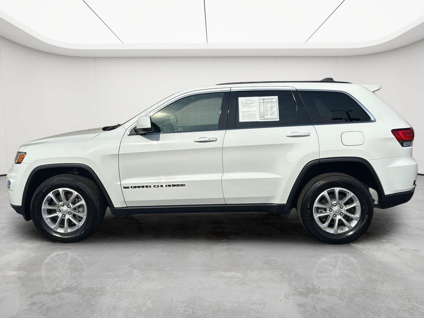 Used 2022 Jeep Grand Cherokee Laredo X AWD/4WD image 36