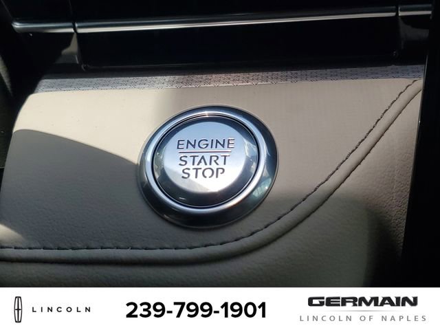 New 2025 Lincoln Nautilus Premier image 32