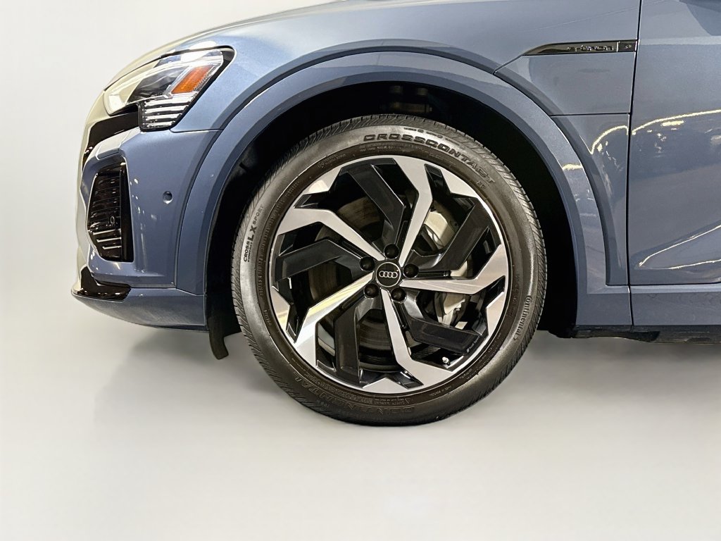 Used 2024 Audi Q8 e-tron Premium Plus w/ Premium Plus Package AWD/4WD image 24