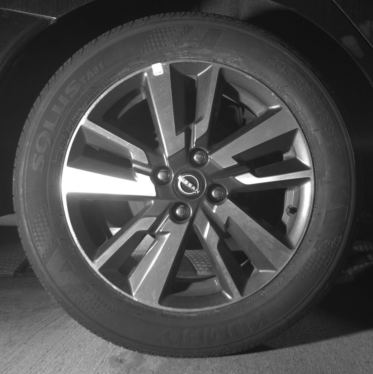 Used 2025 Nissan Versa SV image 15