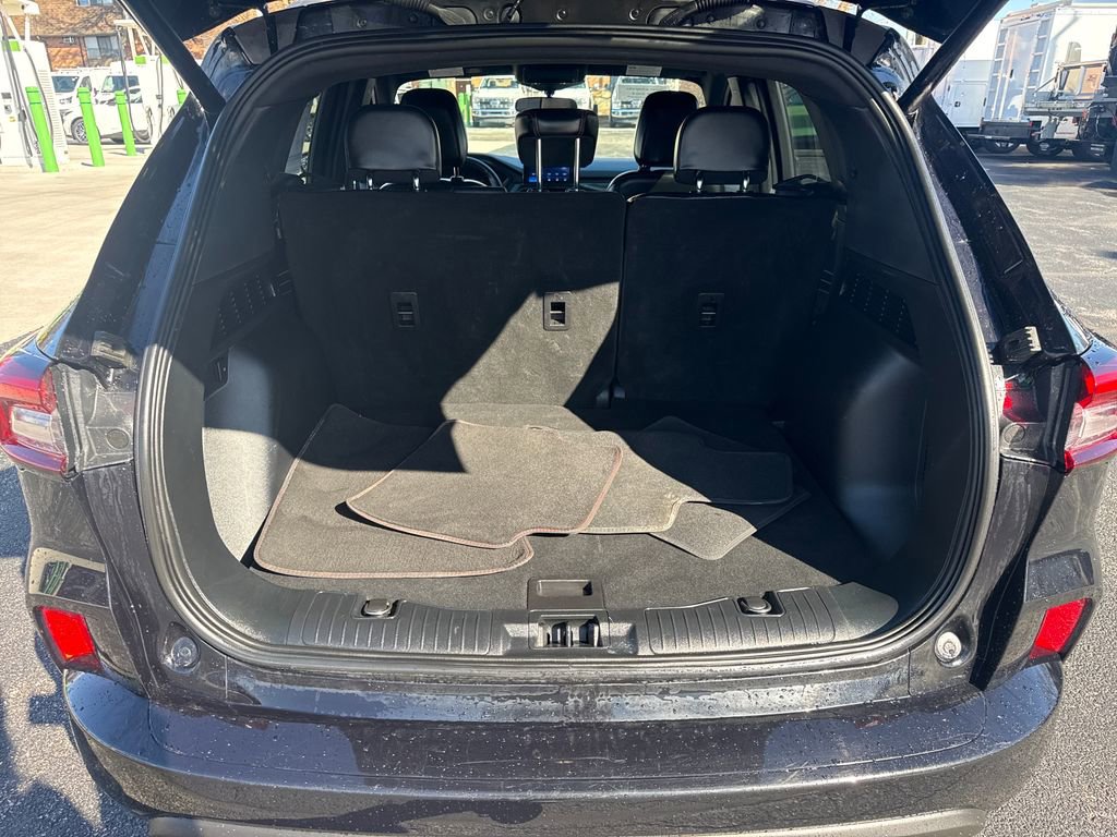 Used 2023 Ford Escape ST-Line image 11