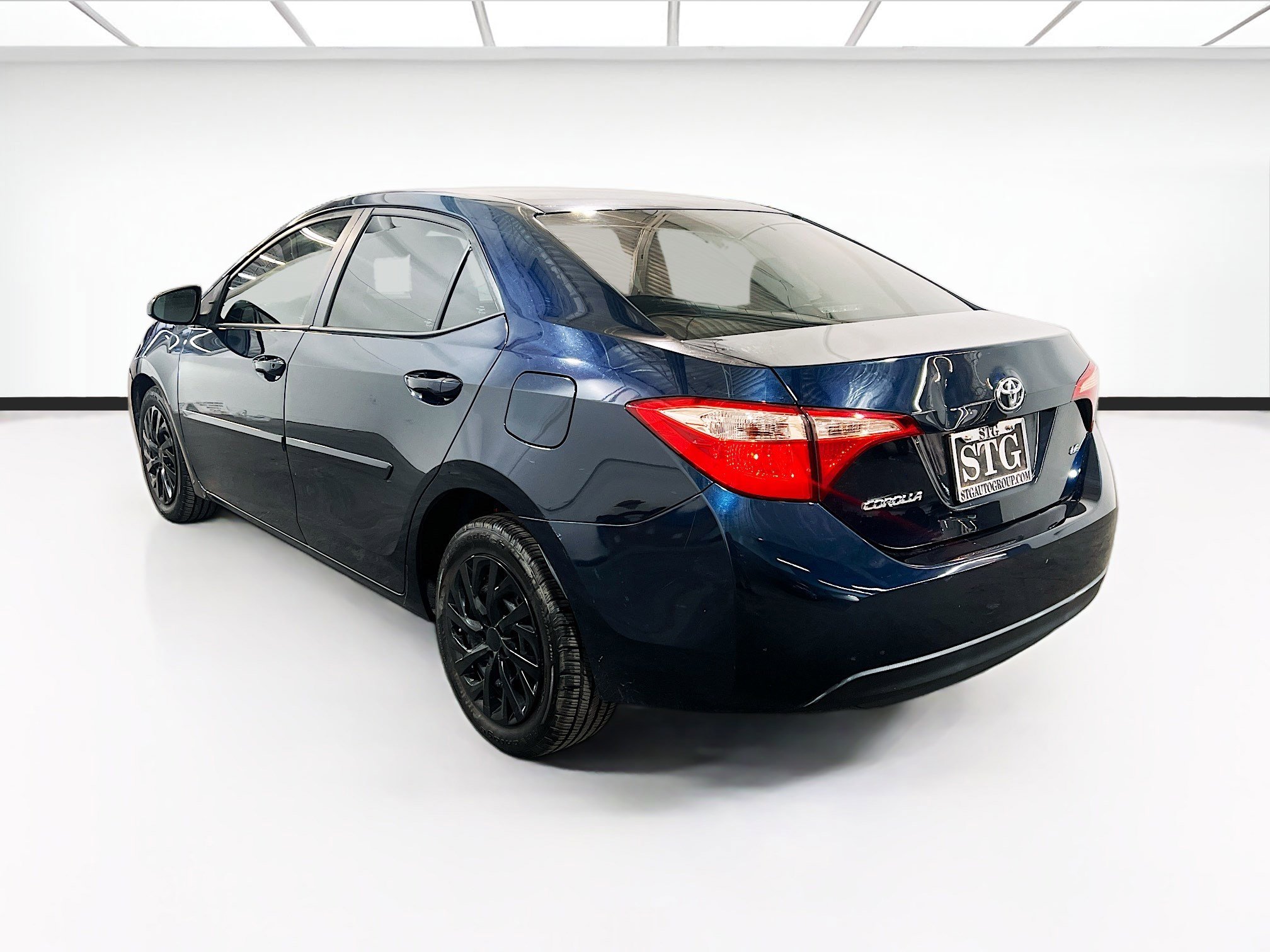 Used 2018 Toyota Corolla LE w/ Carpet Mat Package (TMS) image 6