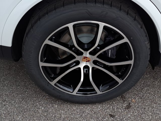 New 2026 Porsche Cayenne AWD/4WD image 12