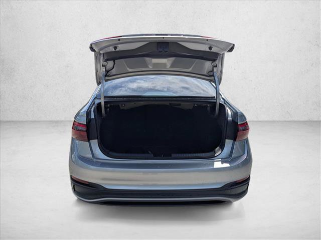 Used 2023 Volkswagen Jetta SE image 7