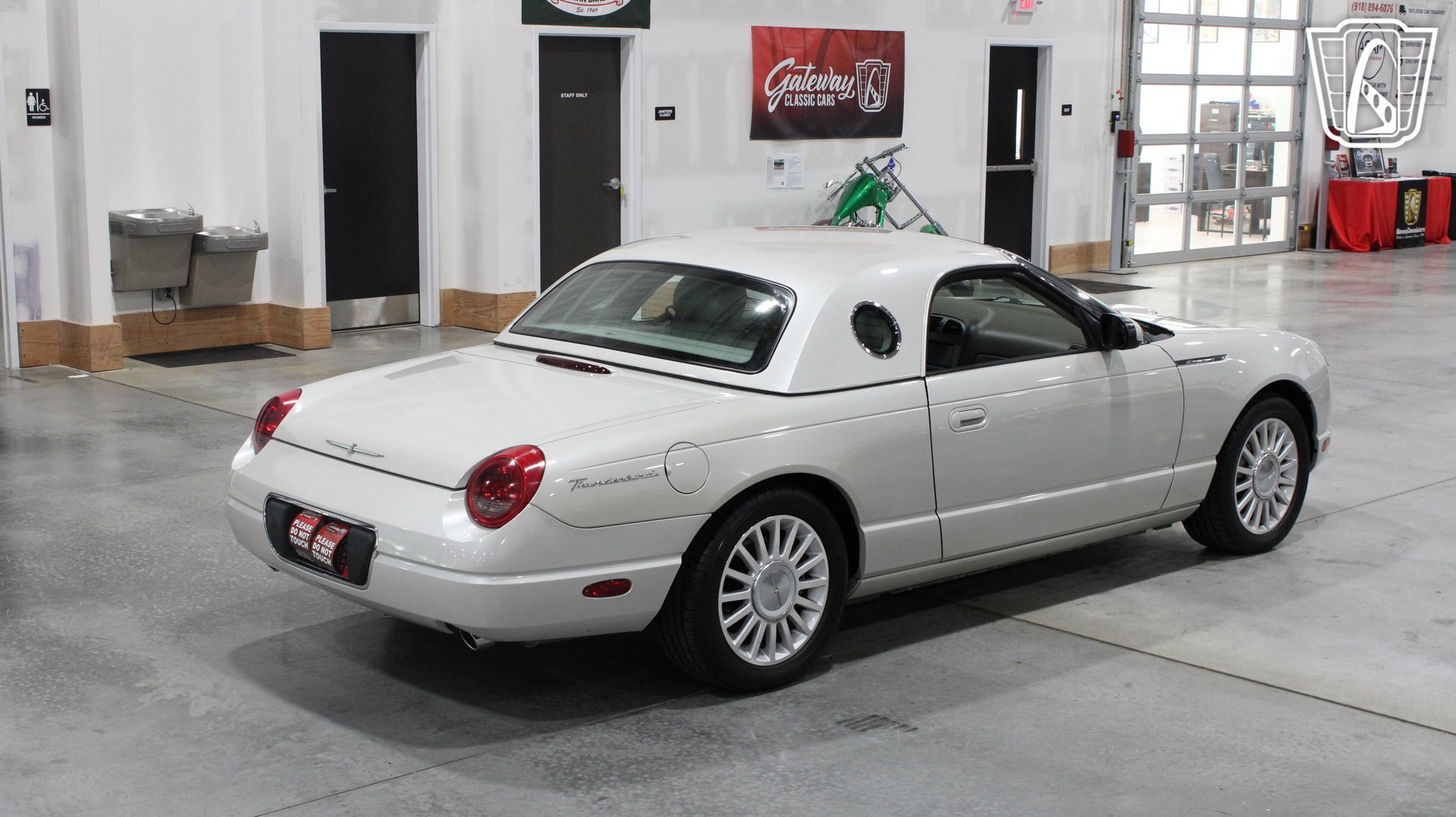 Used 2005 Ford Thunderbird 50th Anniversary RWD image 38