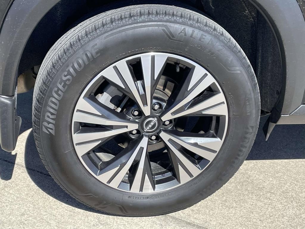 Used 2023 Nissan Rogue SV image 7