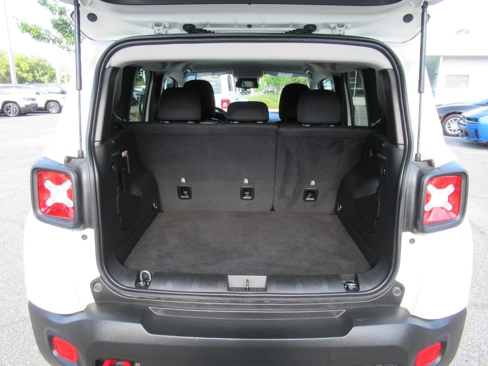 Certified 2023 Jeep Renegade Trailhawk AWD/4WD image 33