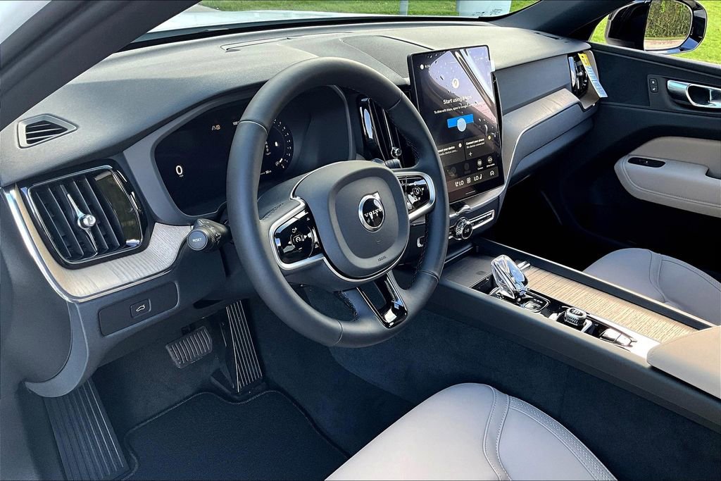 New 2026 Volvo XC60 B5 Core AWD/4WD image 19
