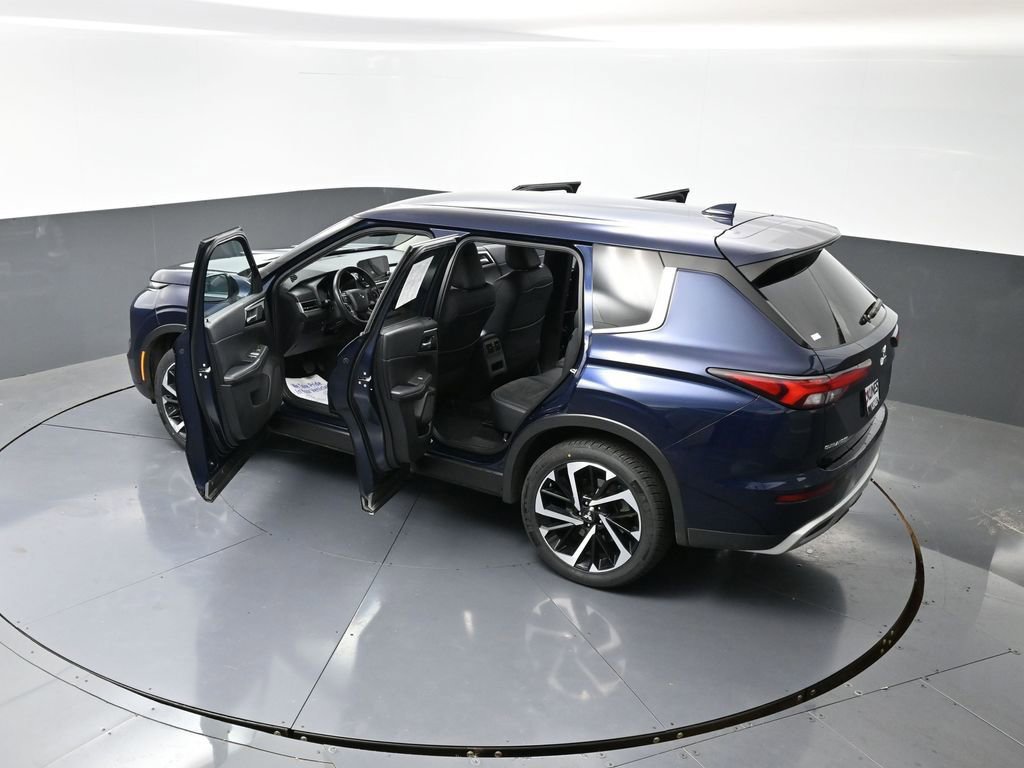 Used 2024 Mitsubishi Outlander AWD image 60