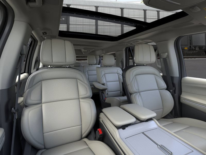 New 2026 Lincoln Navigator L Reserve AWD/4WD image 10