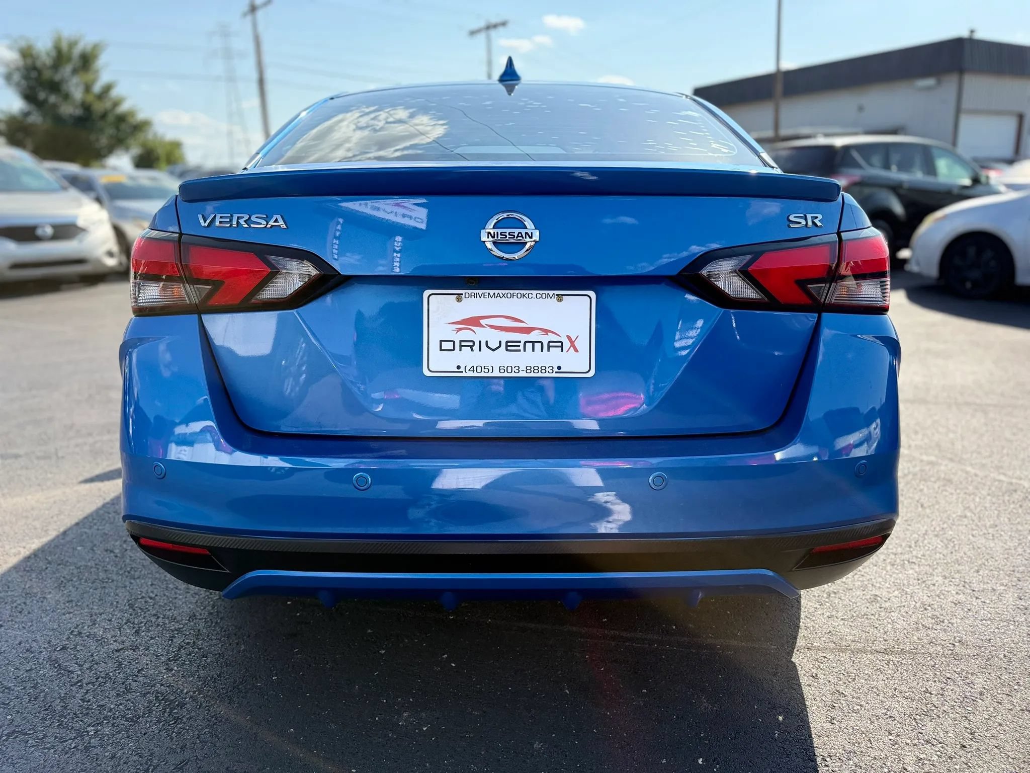 Used 2020 Nissan Versa SR FWD image 4