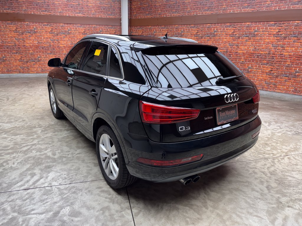 Used 2018 Audi Q3 2.0T Premium Plus w/ Premium Plus Package AWD/4WD image 2