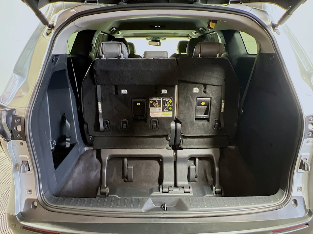 Certified 2025 Toyota Sienna XLE FWD image 23