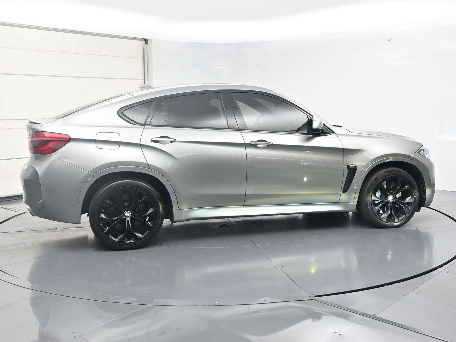 Used 2018 BMW X6 M AWD/4WD image 28