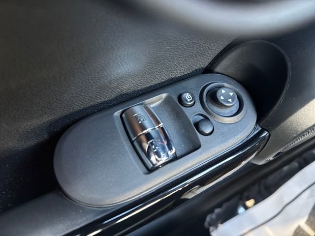 Used 2023 MINI Cooper S image 10