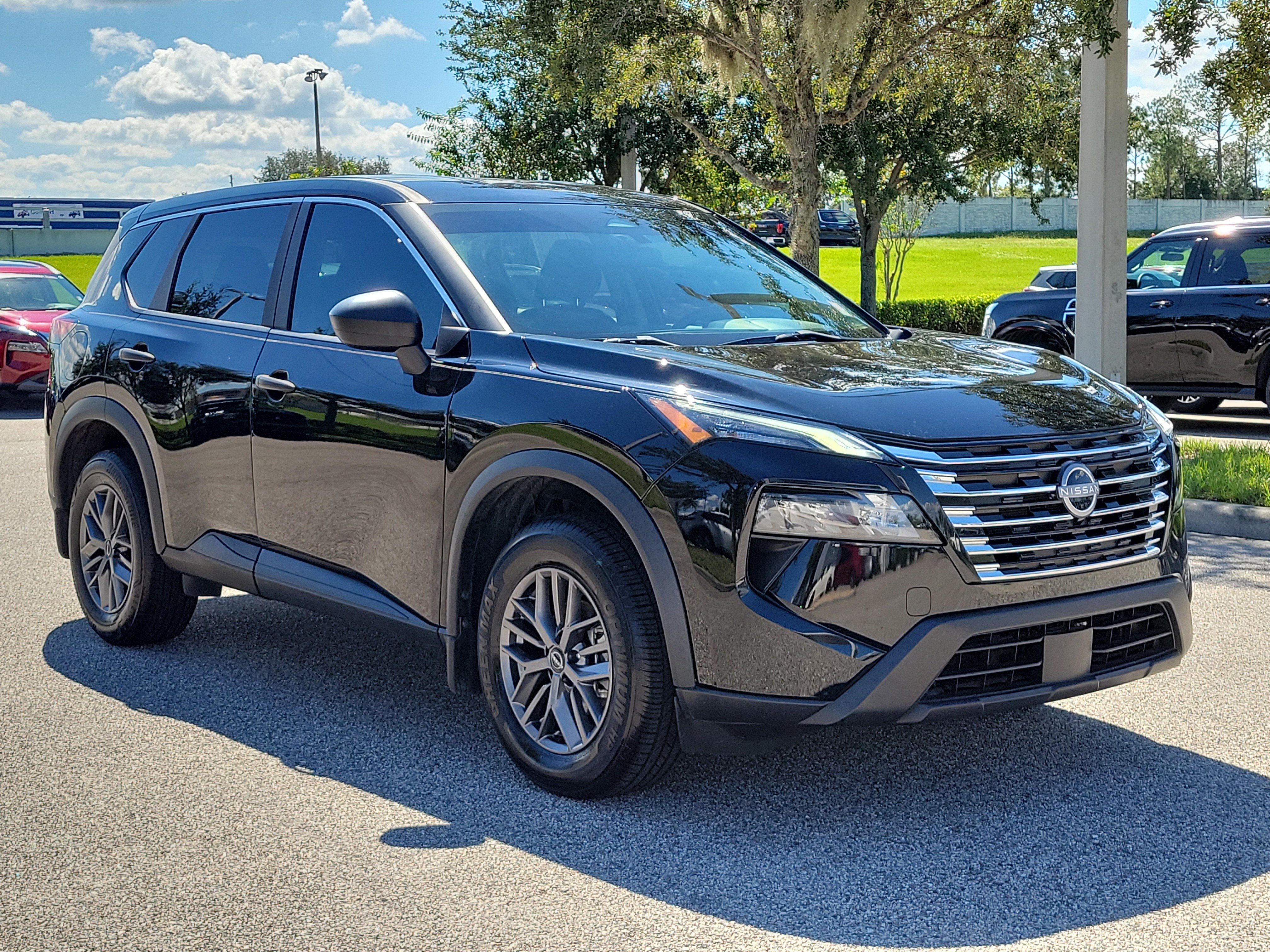 Certified 2024 Nissan Rogue S FWD image 3