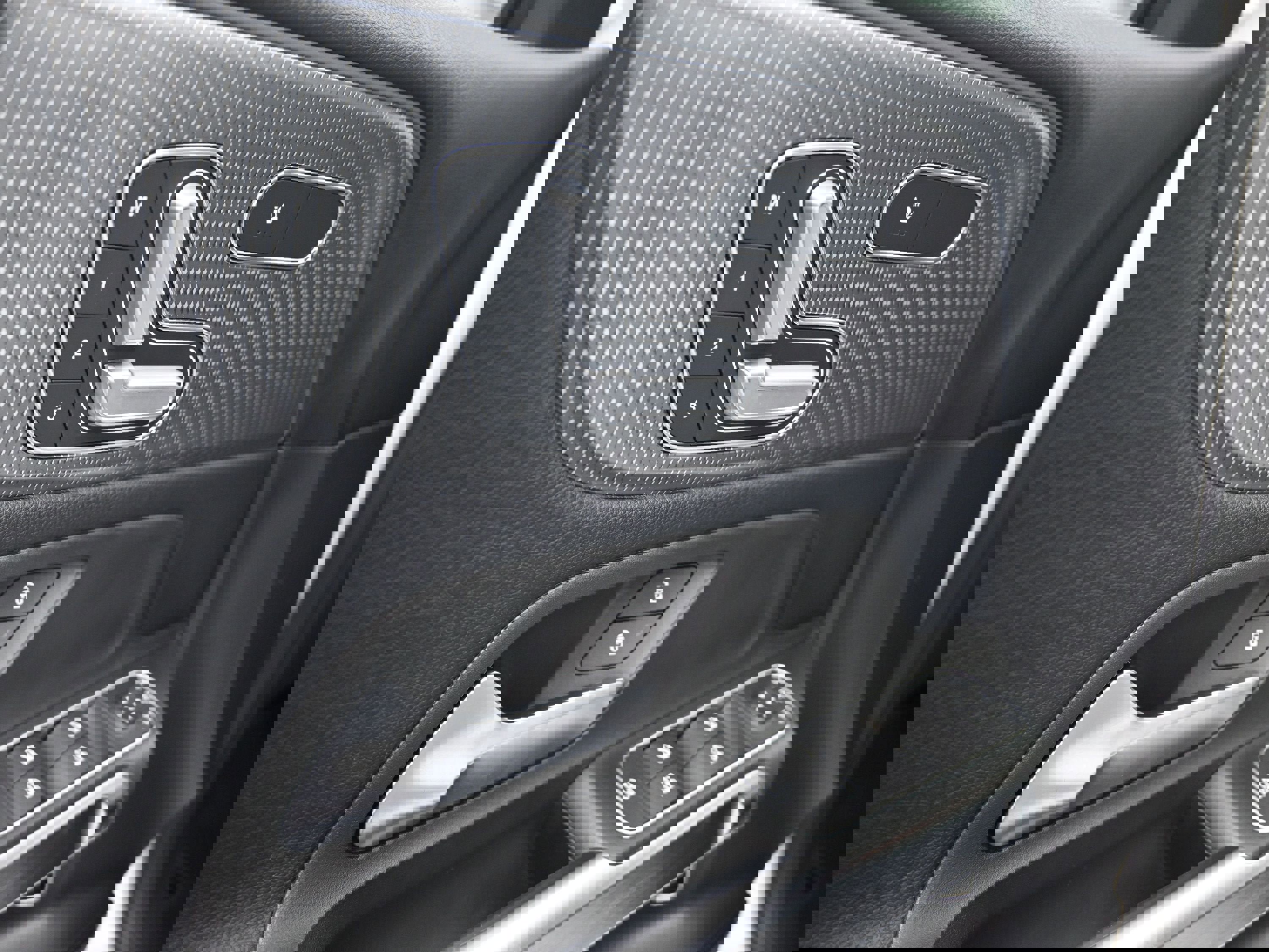 Used 2021 Mercedes-Benz GLB 250 4MATIC image 22