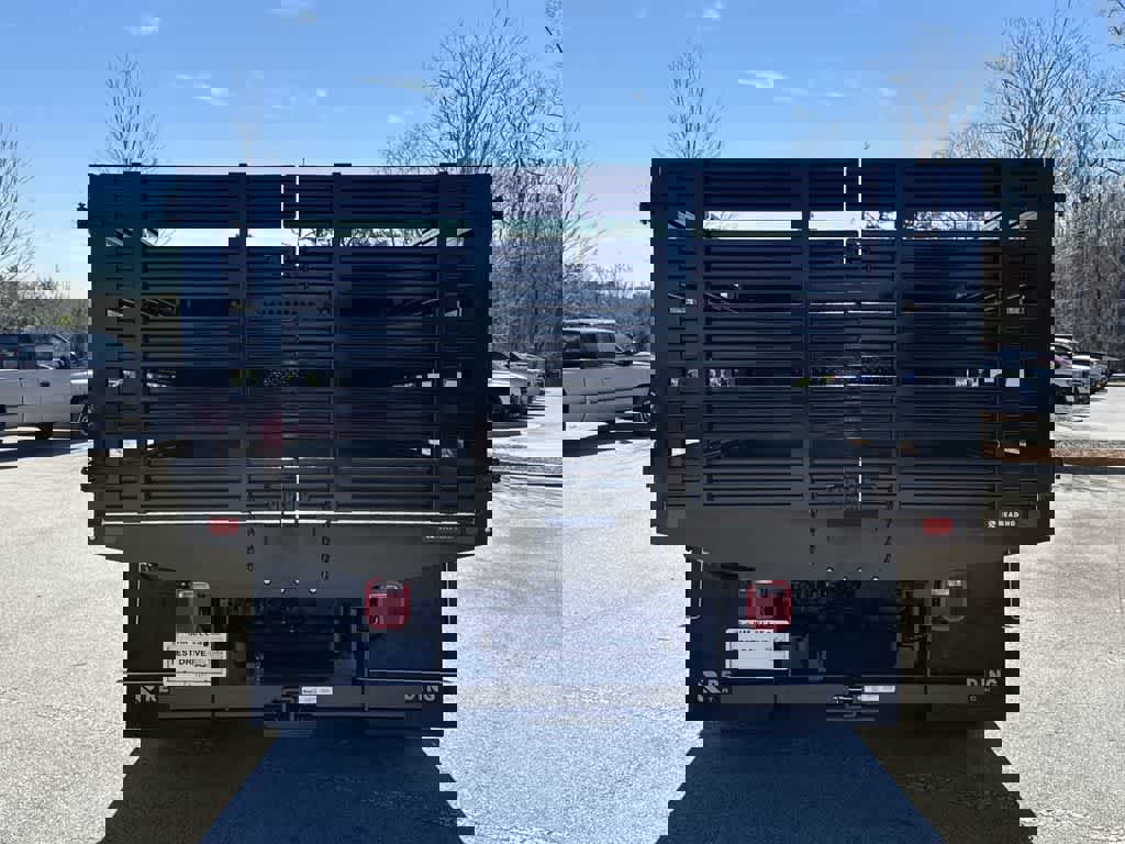 New 2025 GMC Sierra 3500 Pro w/ Convenience Package image 17