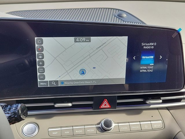 Certified 2025 Hyundai Elantra SEL image 24