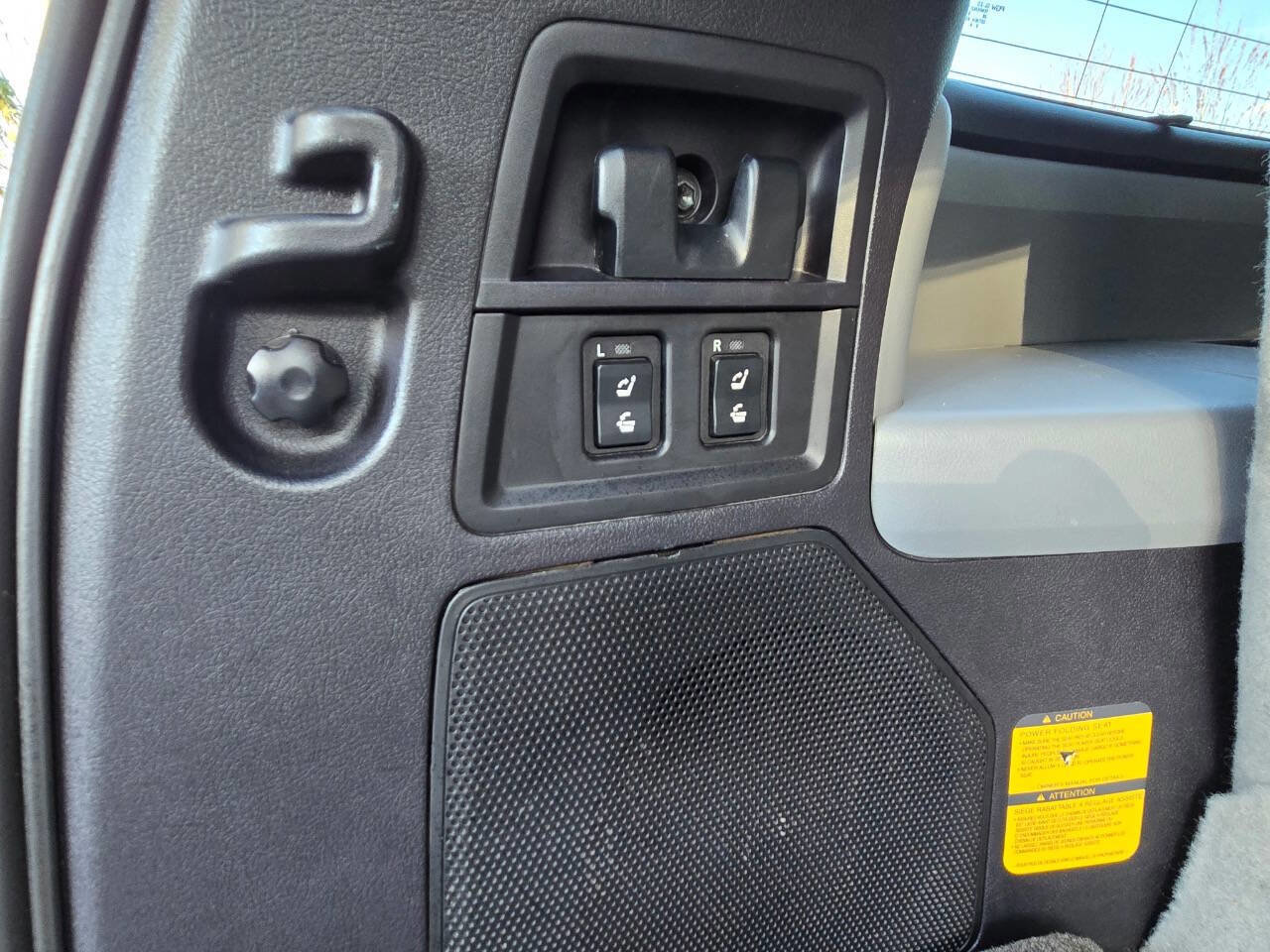 Used 2016 Toyota Sequoia Platinum image 32