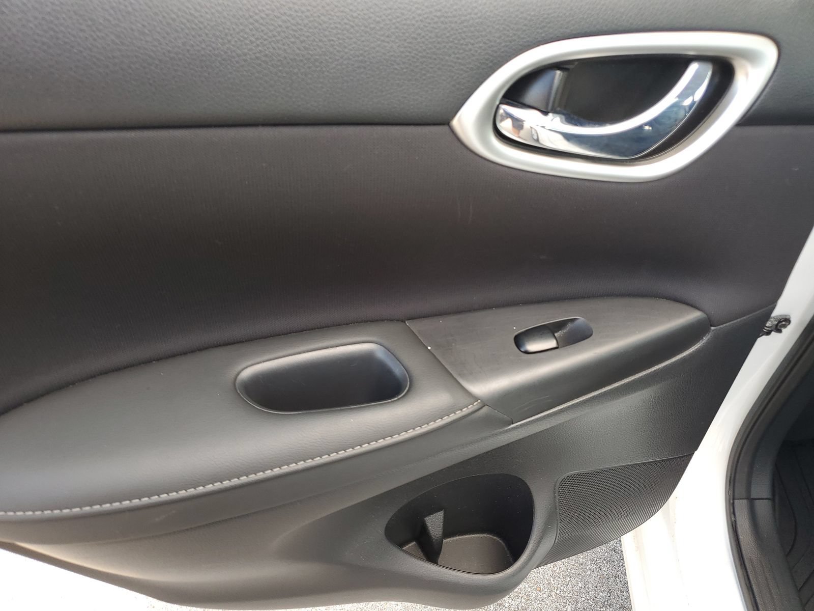 Used 2019 Nissan Sentra SV FWD image 16