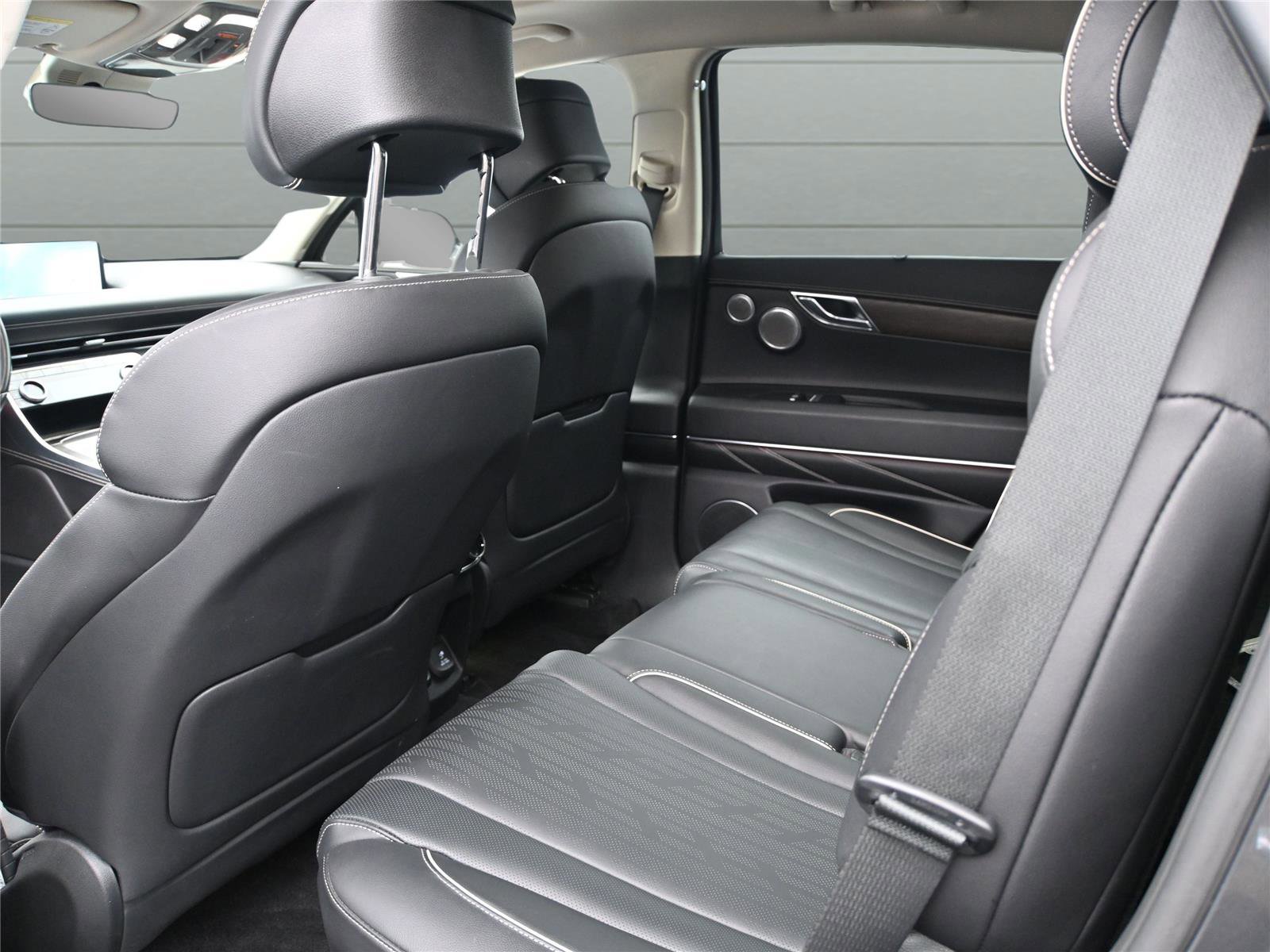 Used 2023 Genesis GV80 2.5T w/ Prestige Package image 12