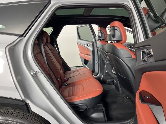 Used 2025 Kia Sportage SX image 46