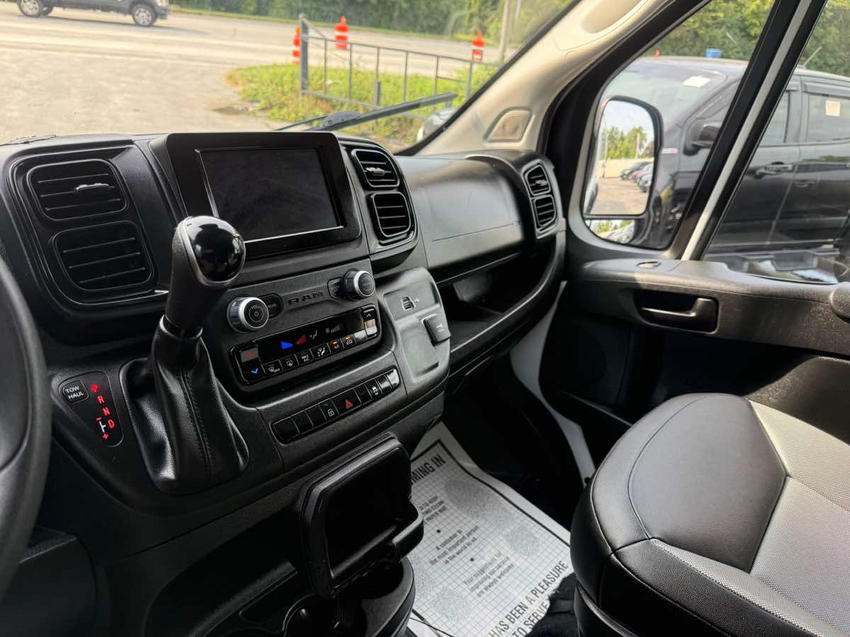 Used 2025 RAM ProMaster 2500 w/ Convenience Group FWD image 23