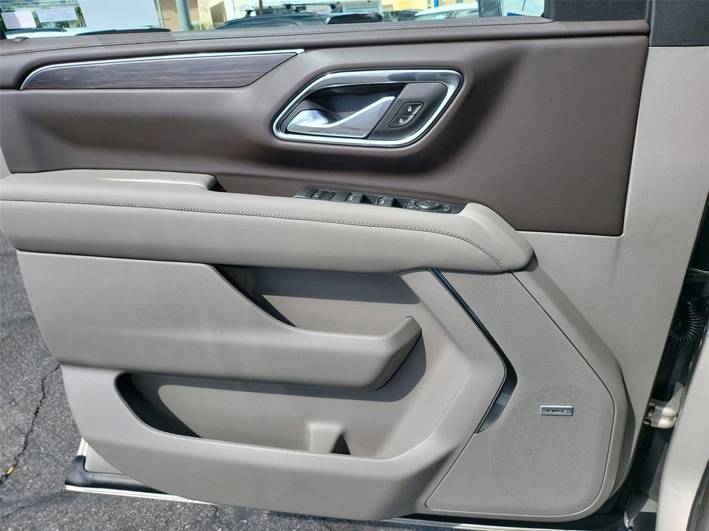 Used 2024 Chevrolet Tahoe LT w/ Luxury Package RWD image 14
