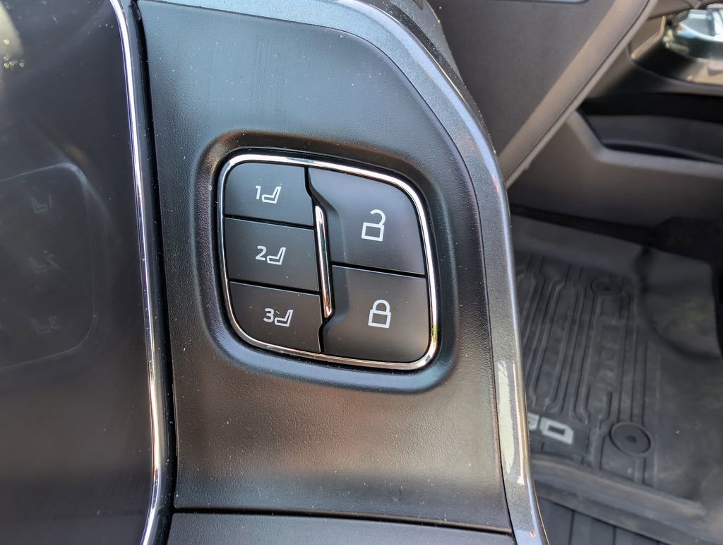 Used 2022 Ford F150 Lariat AWD/4WD image 17