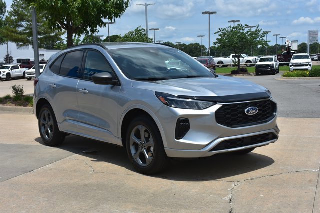 Used 2024 Ford Escape ST-Line w/ Tech Pack #1 AWD/4WD image 3