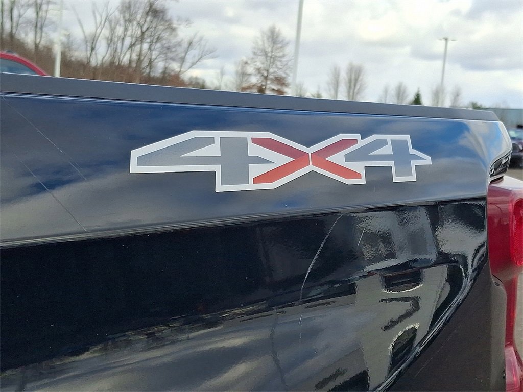 Used 2020 Chevrolet Silverado 1500 Custom w/ Custom Value Package image 10