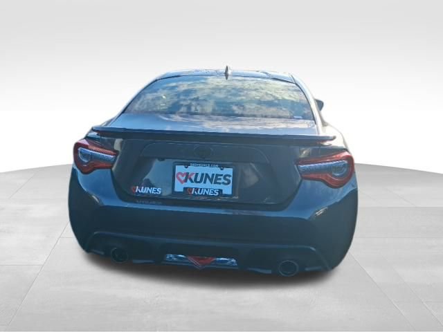 Used 2017 Toyota 86 image 6