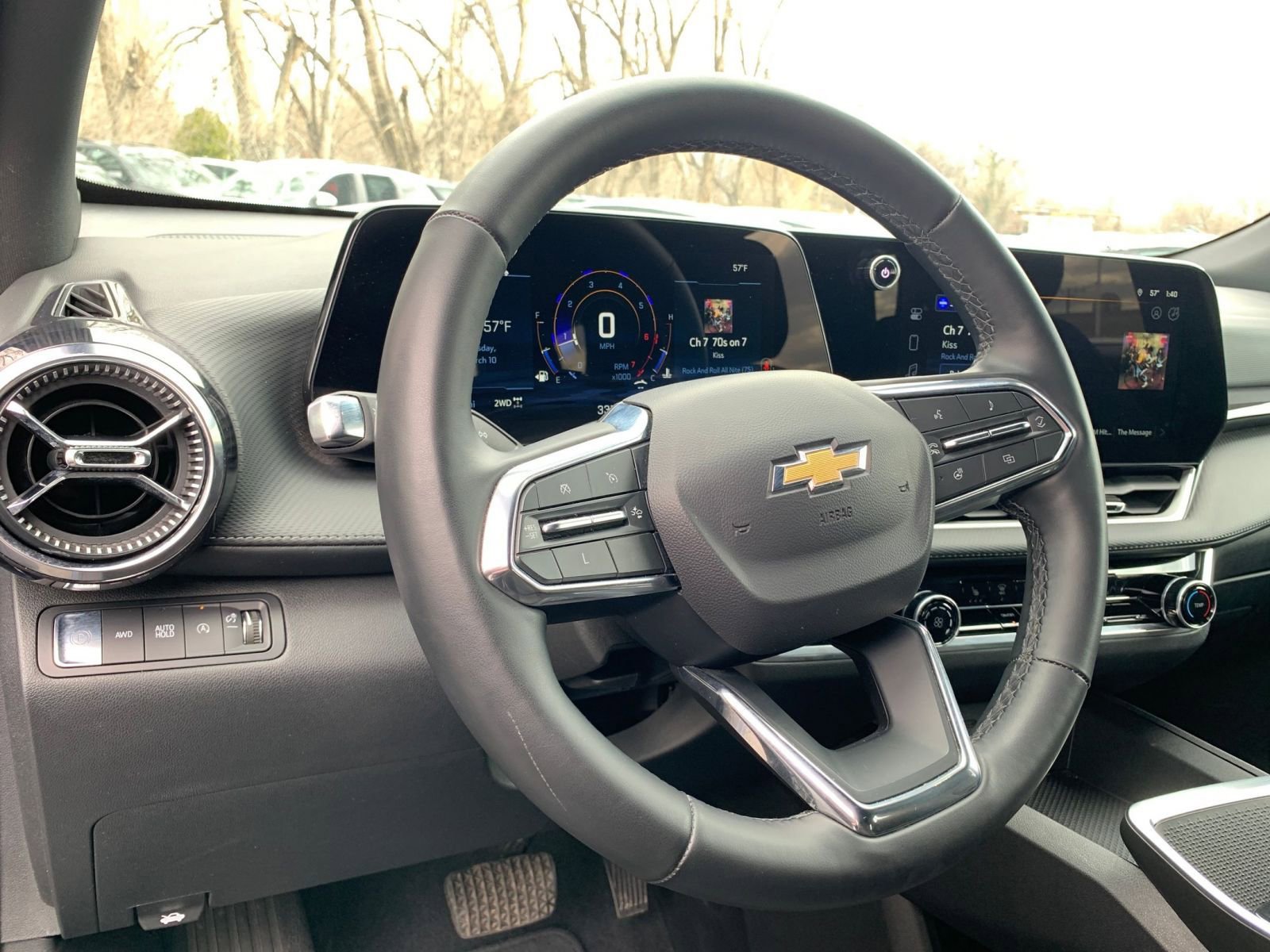 Used 2025 Chevrolet Equinox LT image 34