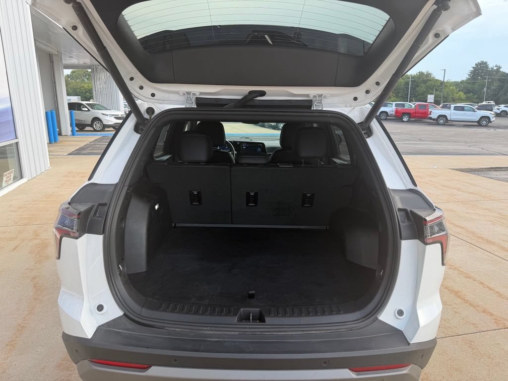 Used 2025 Chevrolet Equinox LT w/ Convenience Package II AWD/4WD image 9