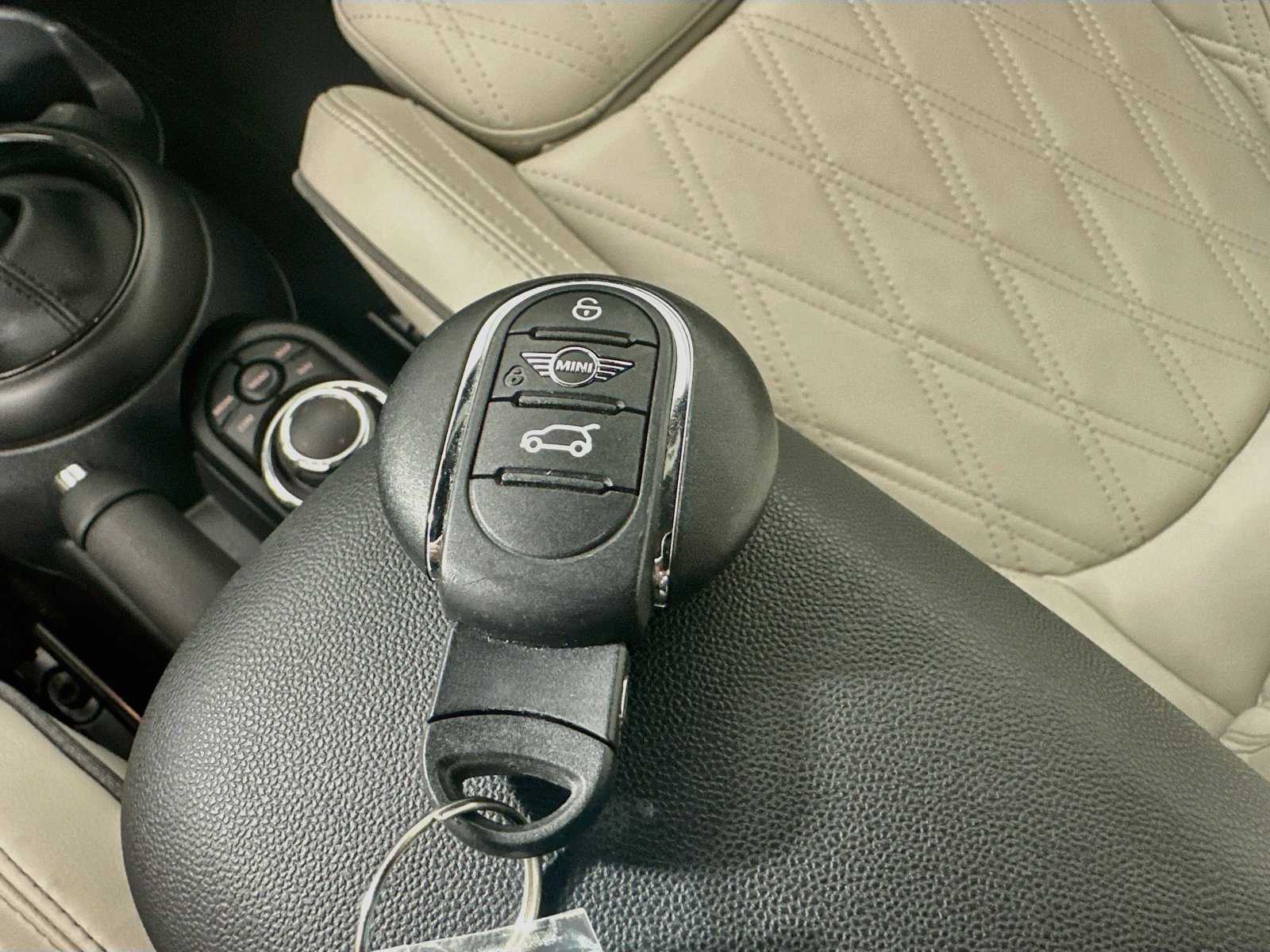 Certified 2024 MINI Cooper S FWD image 29