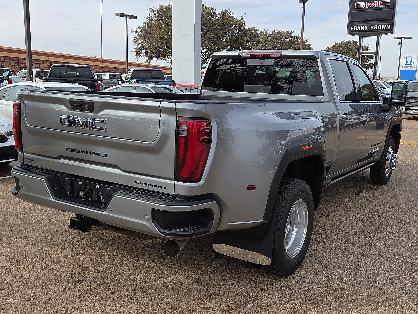 New 2026 GMC Sierra 3500 Denali Ultimate w/ LPO, Black Badging Package AWD/4WD image 4