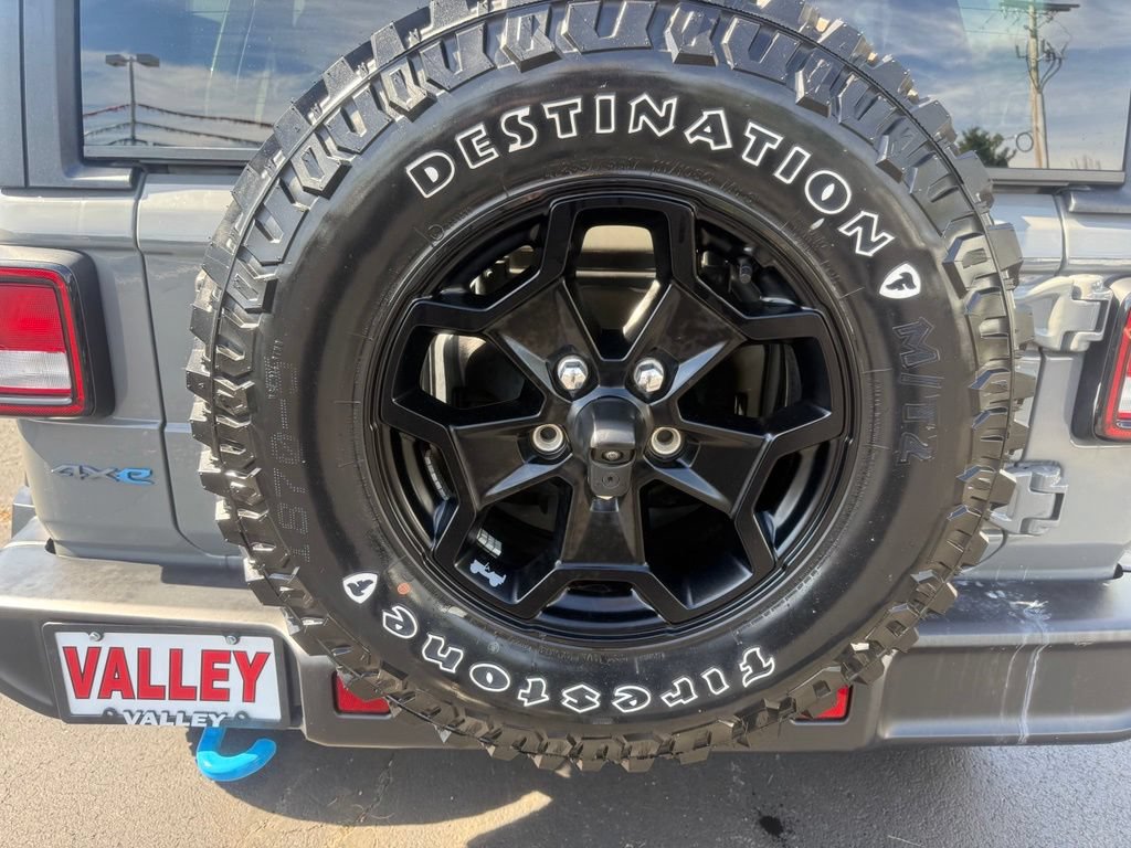 Used 2023 Jeep Wrangler Unlimited w/ Cold Weather Group AWD/4WD image 44