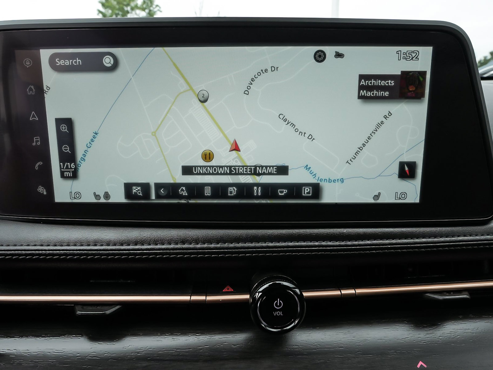 Used 2025 Nissan Ariya AWD image 24