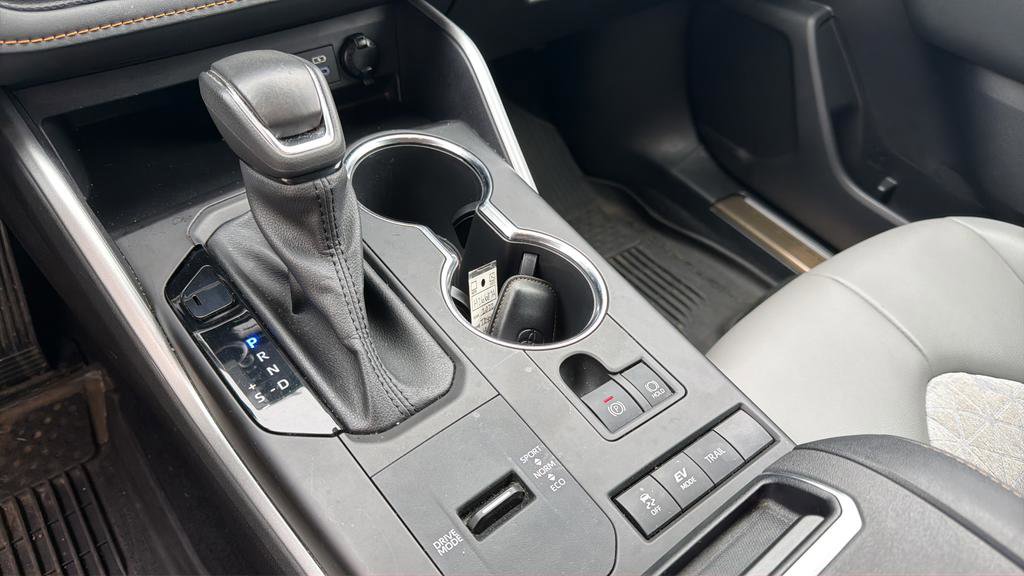 Used 2022 Toyota Highlander Bronze Edition image 25