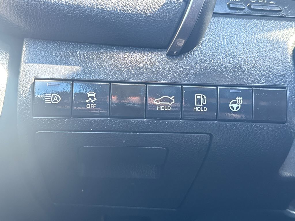 Used 2022 Toyota Camry SE w/ Cold Weather Package AWD/4WD image 32